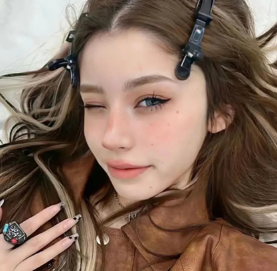 莱斯莉·琼斯：时间机器